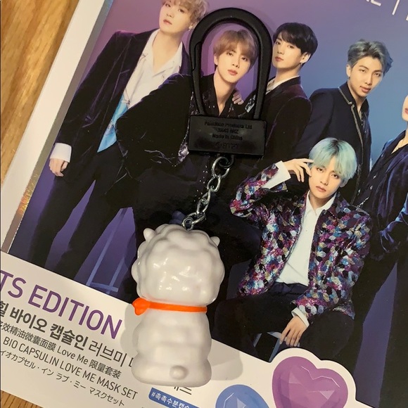 BT21 RJ Keychain - Picture 3 of 4